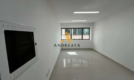 Sala comercial para alugar na Avenida das Américas, 7935, Barra da Tijuca, Rio de Janeiro por R$ 4.800