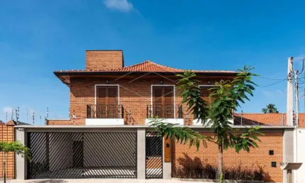 LINDA CASA COM 5 DORMITÓRIOS SENDO 4 SUÍTES NO JARDIM ESTORIL, BAURU/SP