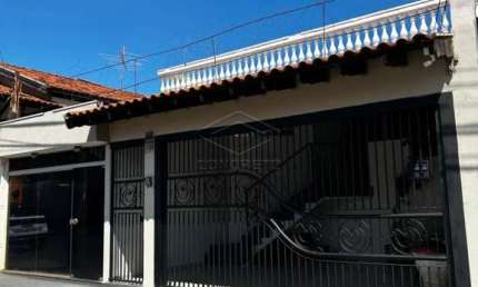 Casa com 5 quartos para alugar na Vila Independência, Bauru 