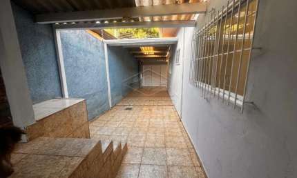 Casa com 3 quartos para alugar na Vila Paccola, Lençóis Paulista 