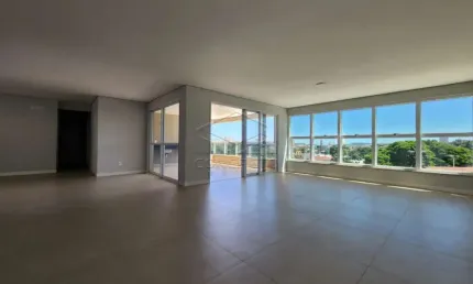 Apartamento com 3 quartos para alugar na Vila Assis, Jaú 