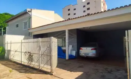 CASA AMPLA COM 03 DORMITÓRIOS E 3 SALAS, PRÓX. À AV. GETÚLIO VARGAS