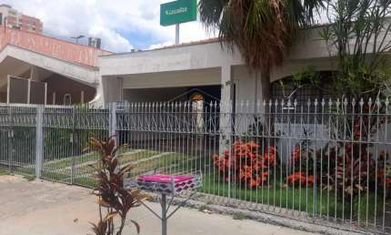 Vila Universitária, 3 dormitórios sendo 1 suíte, ACEITA REPÚBLICA!