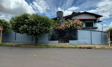 EXCELENTE IMÓVEL COMERCIAL OU RESIDENCIAL PROXIMO A NAÇÕES