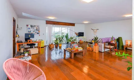 Apartamento com 4 quartos para alugar no Jardim Paulista, Bauru 