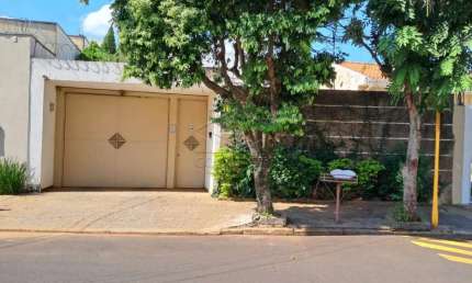 Casa com 4 quartos para alugar no Jardim América, Bauru 