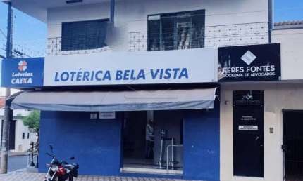 PARTE SUPERIOR DO SOBRADO EM FRENTE DO TV TEM NO BELA VISTA
