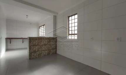 Casa com 2 quartos para alugar no Centro, Jaú 