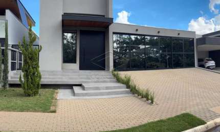 Luxuosa Casa à Venda na Vila Santos Dumont - Conforto e Elegância em Bauru