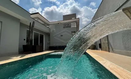 Sustentabilidade e lazer: casa com piscina aquecida e energia solar no condomínio lago sul