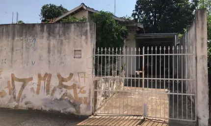 Casa para reforma em ótima localização próxima a nações norte!