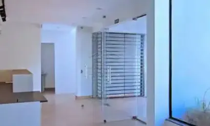 EXCELENTE SALÃO COMERCIAL PARA VENDA OU LOCAÇÃO PRÓXIMO AO BAURU SHOPPING