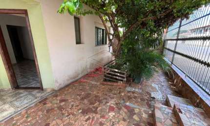Casa com 3 quartos à venda na Vila Irerê, Lençóis Paulista 