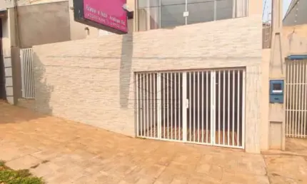 CASA COM 04 DORMITÓRIOS NO CENTRO DA CIDADE, COMERCIAL OU RESIDENCIAL