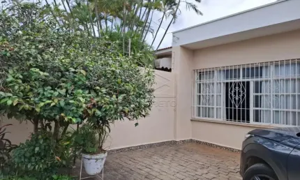 Casa com 4 quartos à venda na Vila Maria, Botucatu 