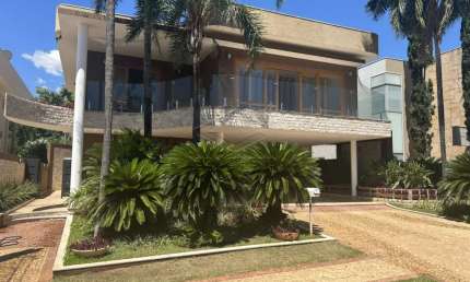 LINDO SOBRADO SITUADO EM FRENTE AO LAGO - RESIDENCIAL LAGO SUL