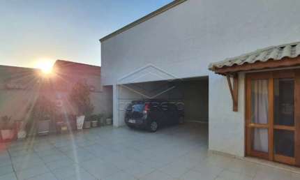 Casa com 3 quartos à venda no Alto, Botucatu 