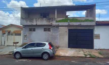 Casa à Venda no Joaquim Guilherme - 302m² de construção!
