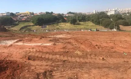 Prédio à venda no Parque São Geraldo, Bauru 