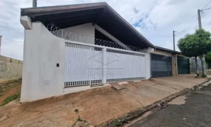 Casa à Venda - Ótima Localização Próxima à UPA Geisel