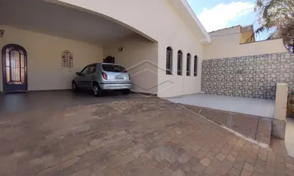 Casa com 3 quartos à venda na Vila Camargo, Bauru 