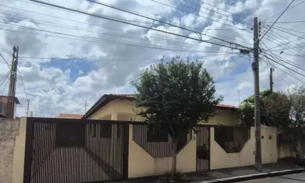 Excelente residência - Ótima localização - Vila Cardia