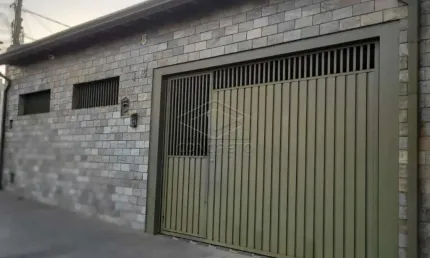 Excelente residência com 03 dormitórios + edícula - Vila Cardia