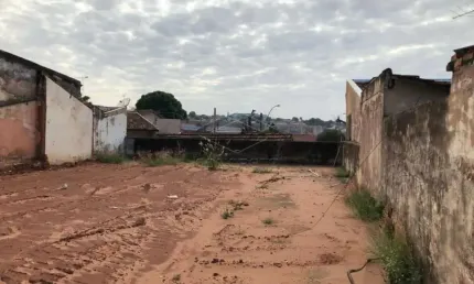 Prédio à venda na Vila Falcão, Bauru 