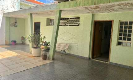 Casa com 3 quartos à venda na Vila Cardia, Bauru 