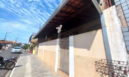 Casa com 4 quartos à venda no Centro, Agudos 