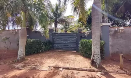 RESIDÊNCIA EM CHÁCARA - CONDOMÍNIO RECANTO DOS BANDEIRANTES