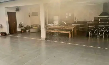 Casa planejada com ótima localização - vila aeroporto!