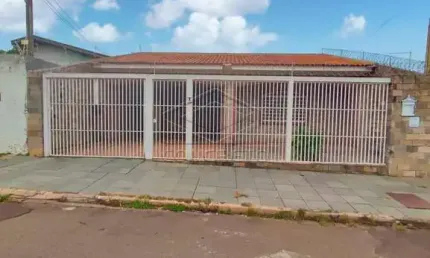 Casa com 3 quartos à venda na Vila Becheli, Bauru 