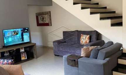 CASA NO SANTA EDWIRGES, assobrada com ótima localização!