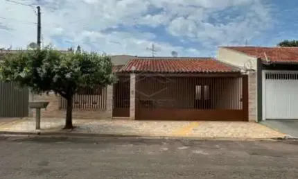 Casa com 3 quartos à venda na Vila Falcão, Bauru 