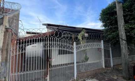 Casa com 3 quartos para alugar no Parque União, Bauru 
