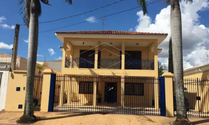 Casa Ampla com 4 Dormitórios e 3 Vagas - Próxima à UniCesumar