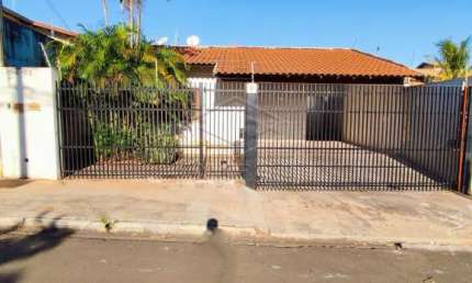 LINDA CASA COM 03 DORMITÓRIOS PRÓX. AS AV. NOSSA SEN. DE FATIMA E GETÚLIO VARGAS