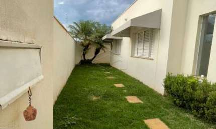 Casa com 3 quartos para alugar no Jardim Ubirama, Lençóis Paulista 