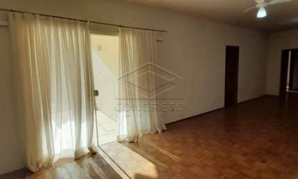 Casa com 4 quartos para alugar no Centro, Jaú 