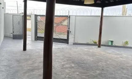 RESIDÊNCIA COM 3 DORMITÓRIOS EM EXCELENTE LOCALIZAÇÃO