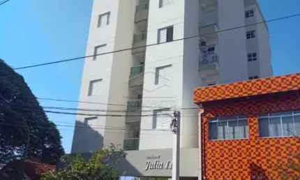 Apartamento à venda com 2 dormitórios, varanda ampla e semi mobiliado em excelente localização - res. julia ii