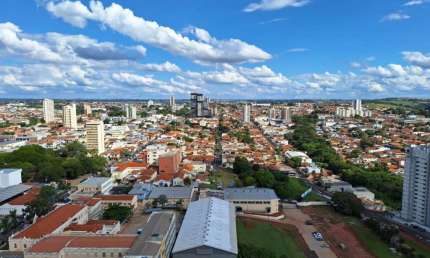 Apartamento com 3 quartos à venda no Centro, Botucatu 