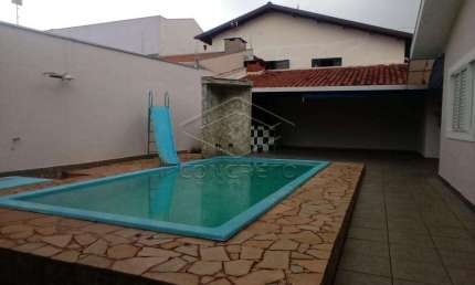 Casa com 3 quartos para alugar no Jardim Village, Lençóis Paulista 