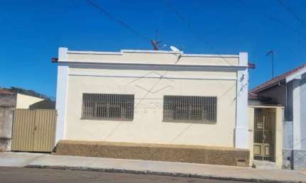 Casa com 3 quartos à venda no Centro, Dois Córregos 