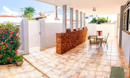 Casa com 3 quartos para alugar no Jardim Estoril, Bauru 