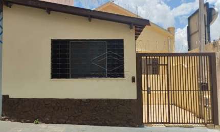 Casa com 2 quartos para alugar no Centro, Bauru 