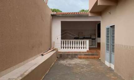 Casa com 4 quartos para alugar no Núcleo Residencial Presidente Geisel, Bauru 