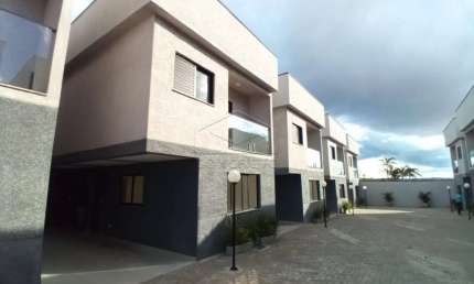 Casa com 2 quartos para alugar na Vila Santa Clara, Botucatu 