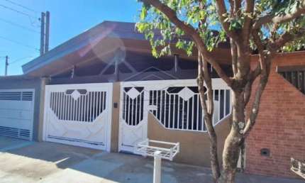 Casa com 3 quartos para alugar no Jardim Nova Bauru, Bauru 